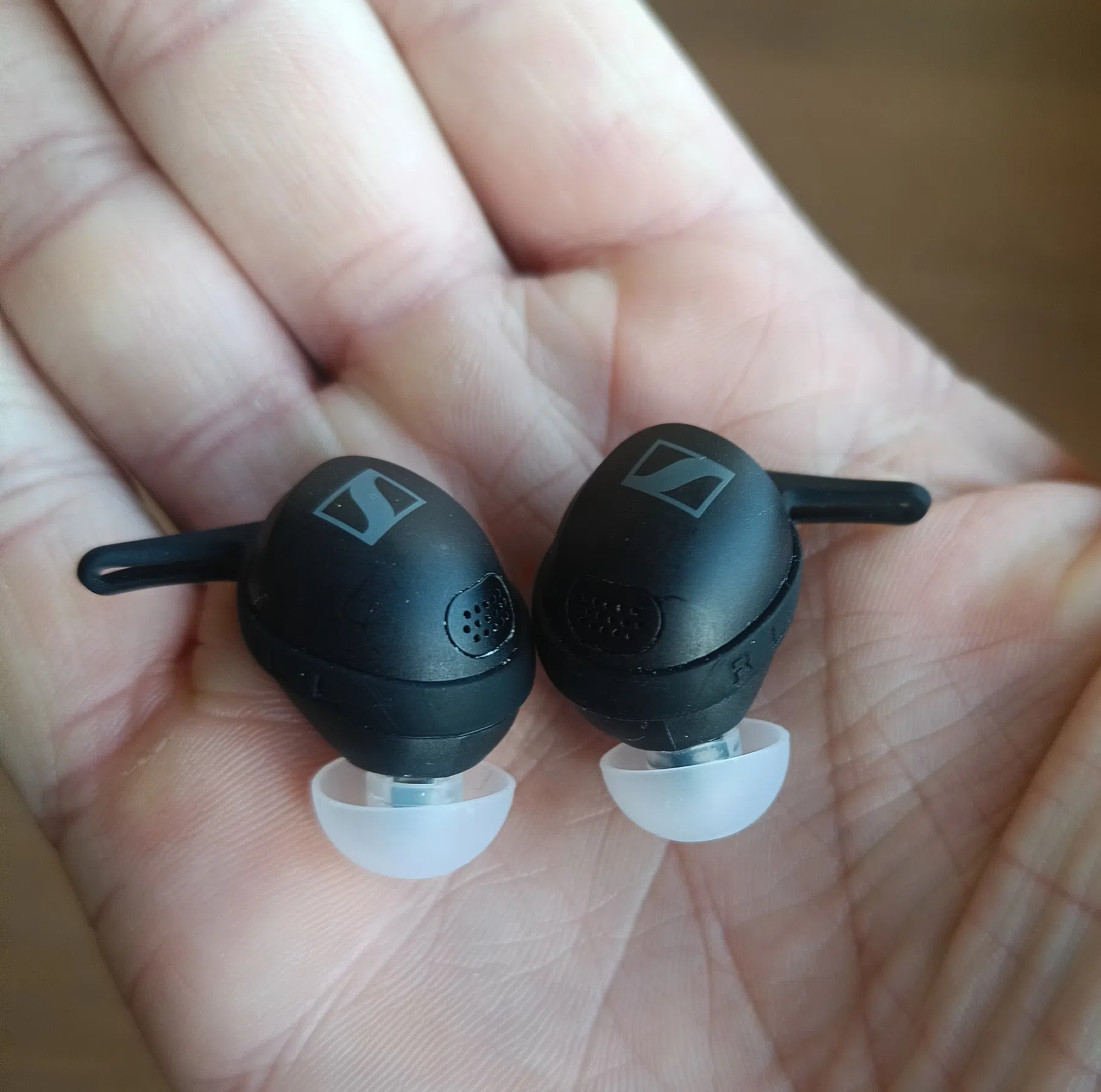 De Sennheiser Momentum Sport oordopjes