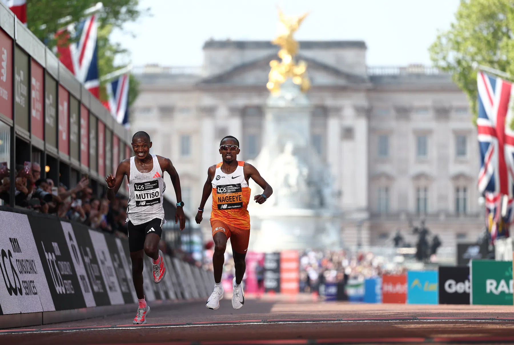 Nageeye en Mutiso in London