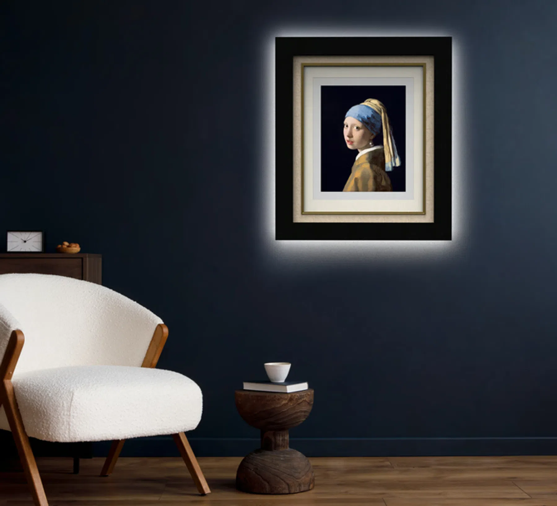 AuraFrame hangend aan de muur met sfeerlicht aan