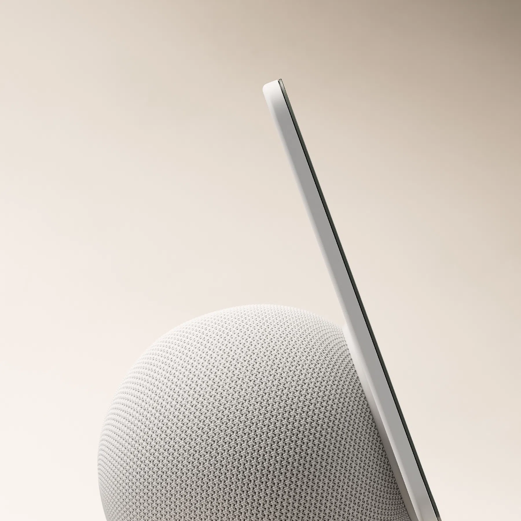 De nieuwe Echo Show-schermen zijn dun en fraai ontworpen.