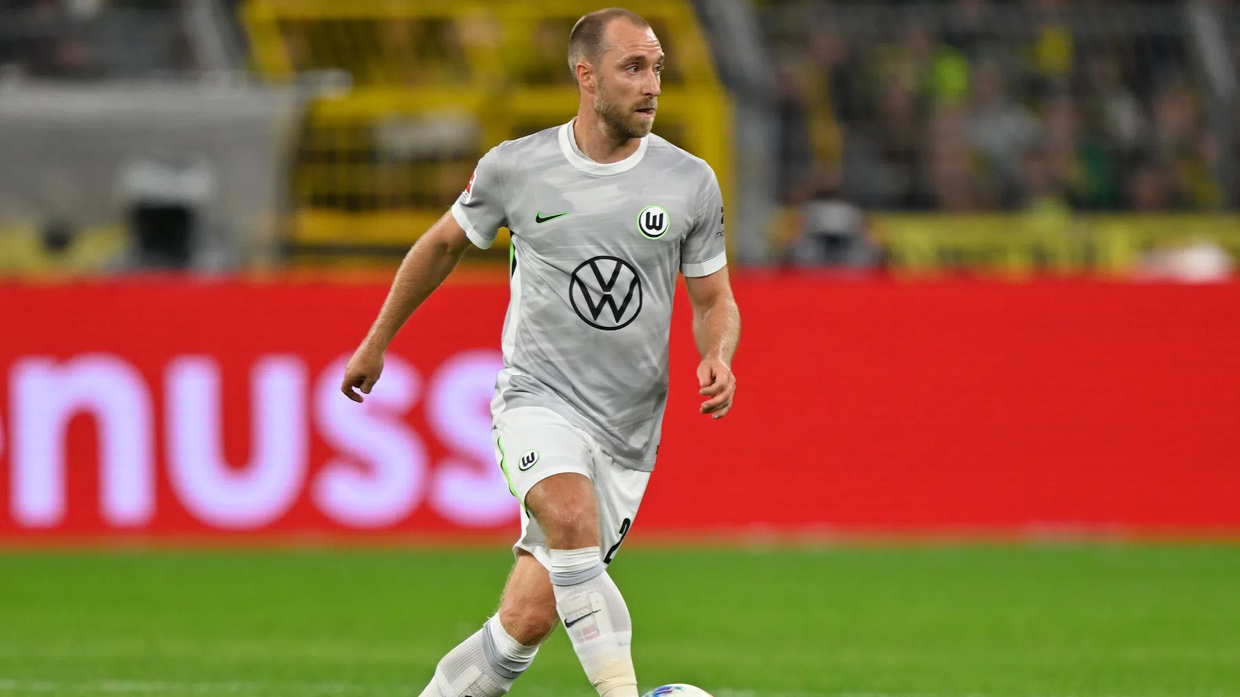 Christian Eriksen in actie voor Wolfsburg