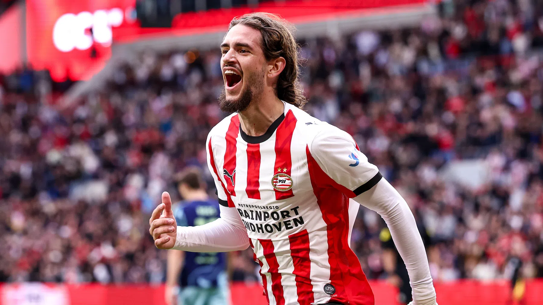 Yarek Gasiorowski scoort voor PSV