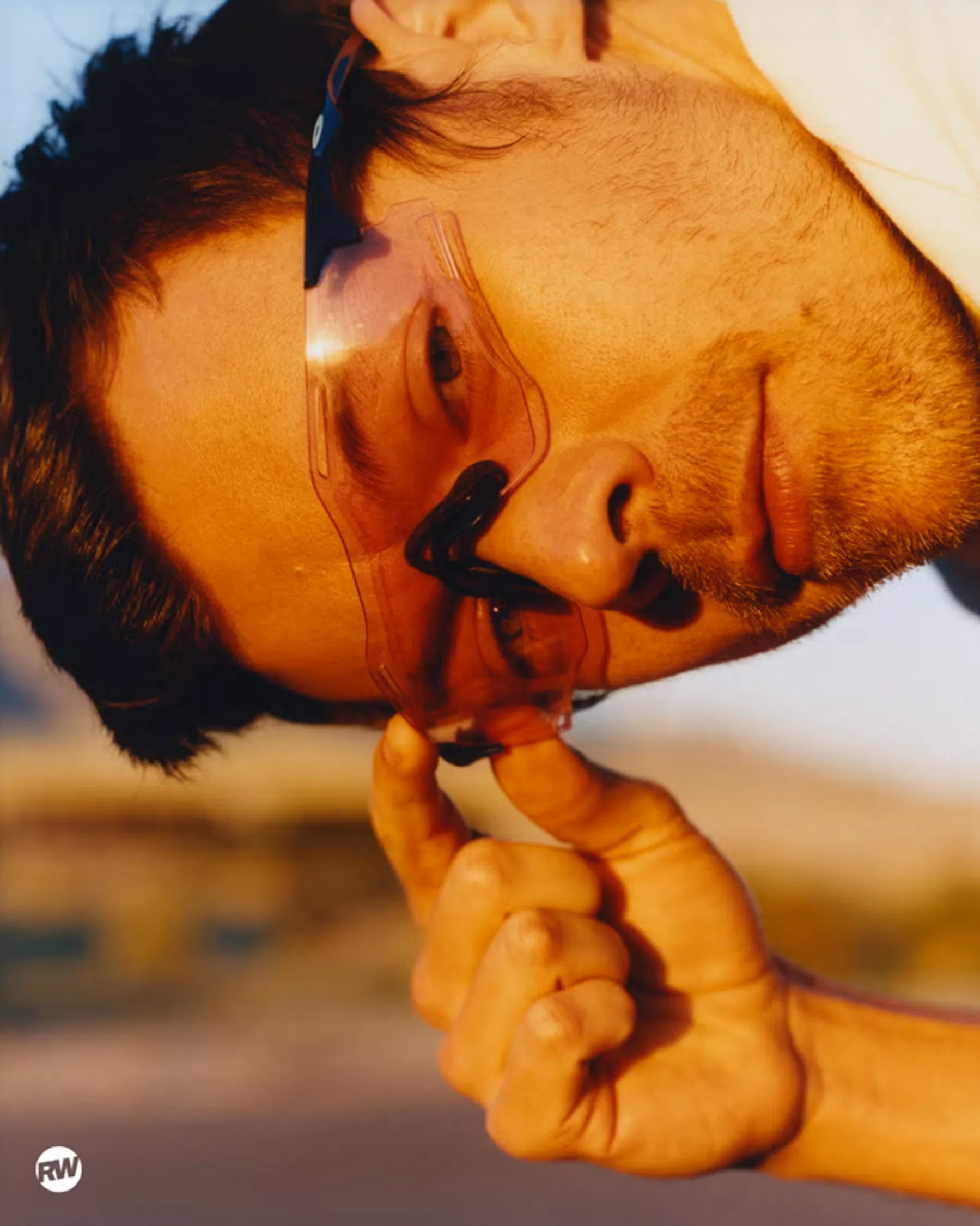 Bril: Oakley Cybr Zero.