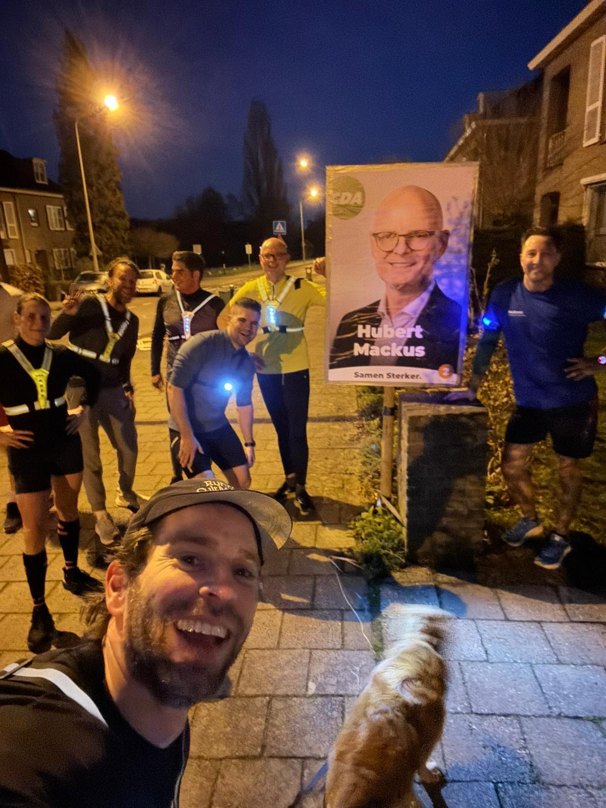 Hubert Mackus en zijn loopgroep in Maastricht