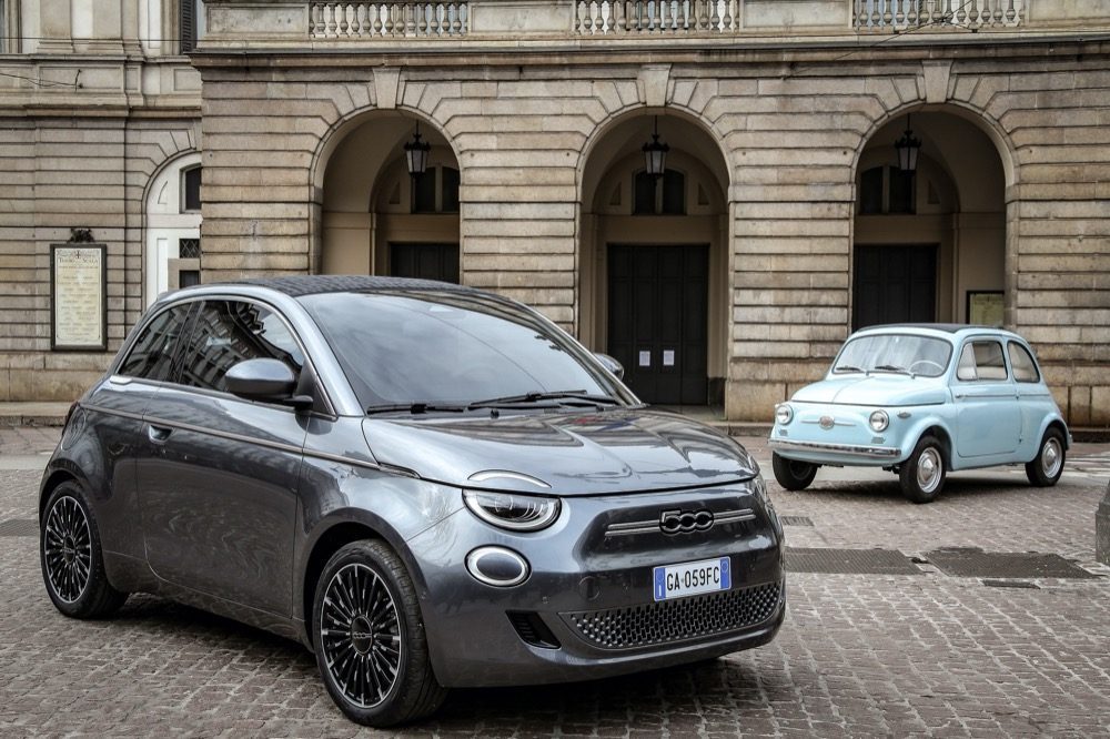 Fiat 500e met oude Fiat 500