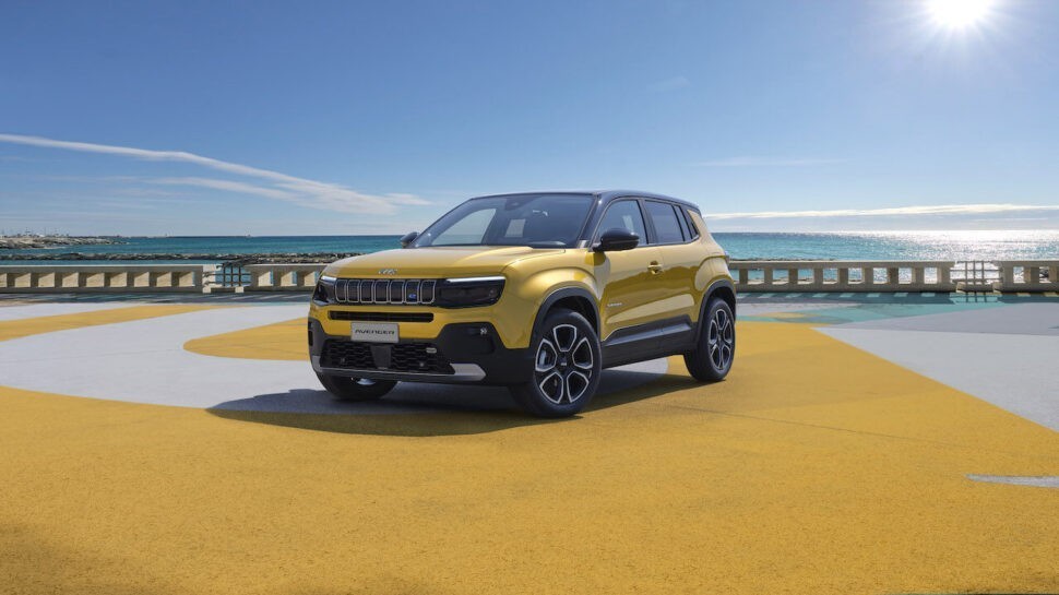Jeep Avenger schuin voor