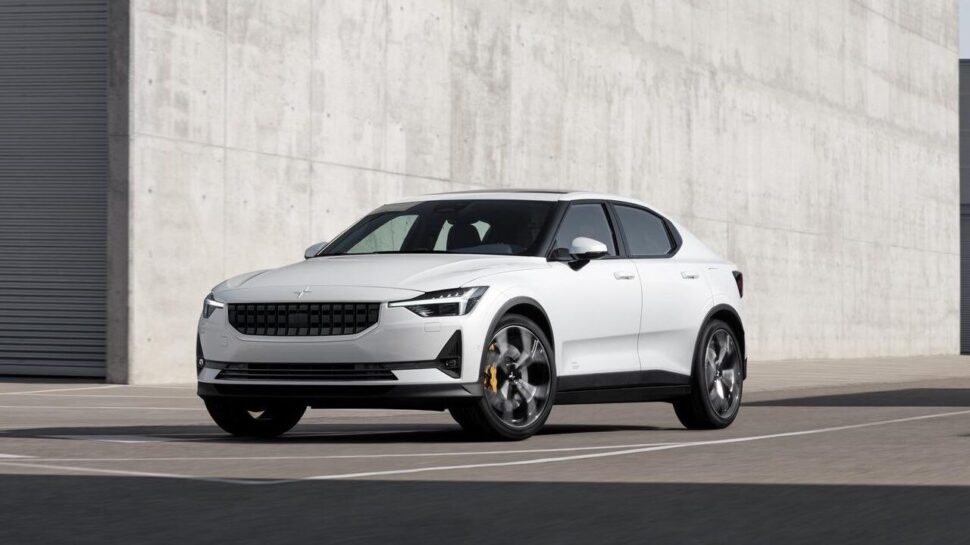 Polestar 2 schuin voor