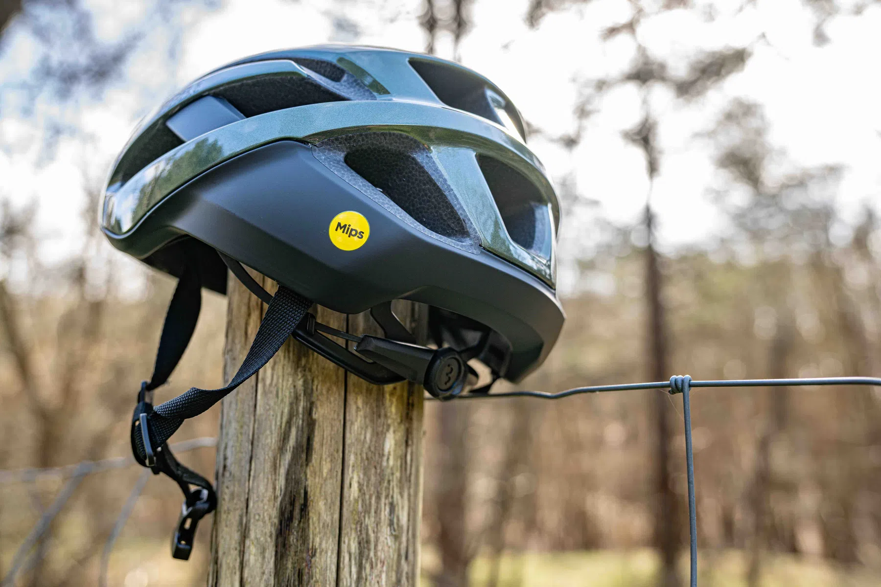 De BBB helm Karma MIPS