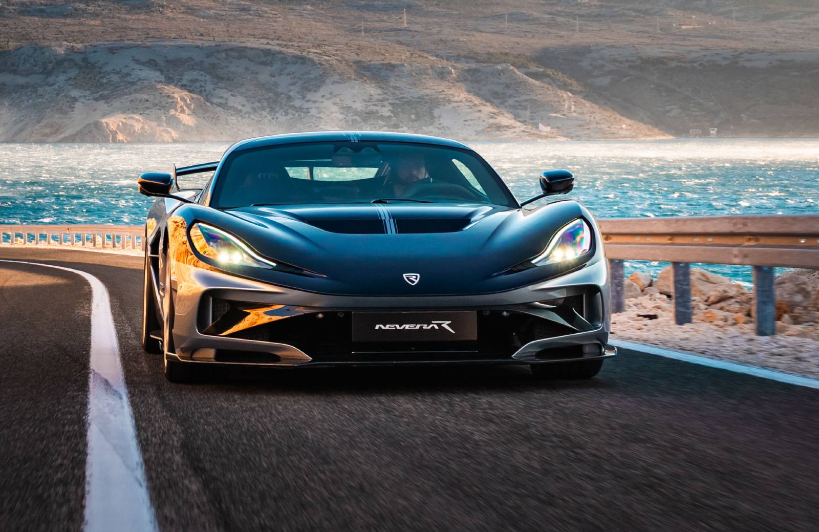 Rimac Nevara R rijder voor