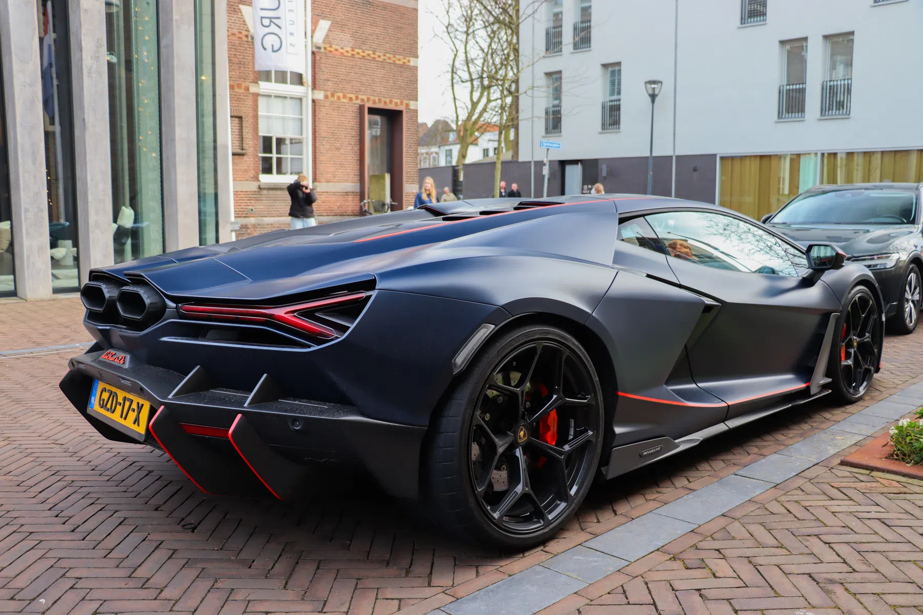 Lamborghini Revuelto