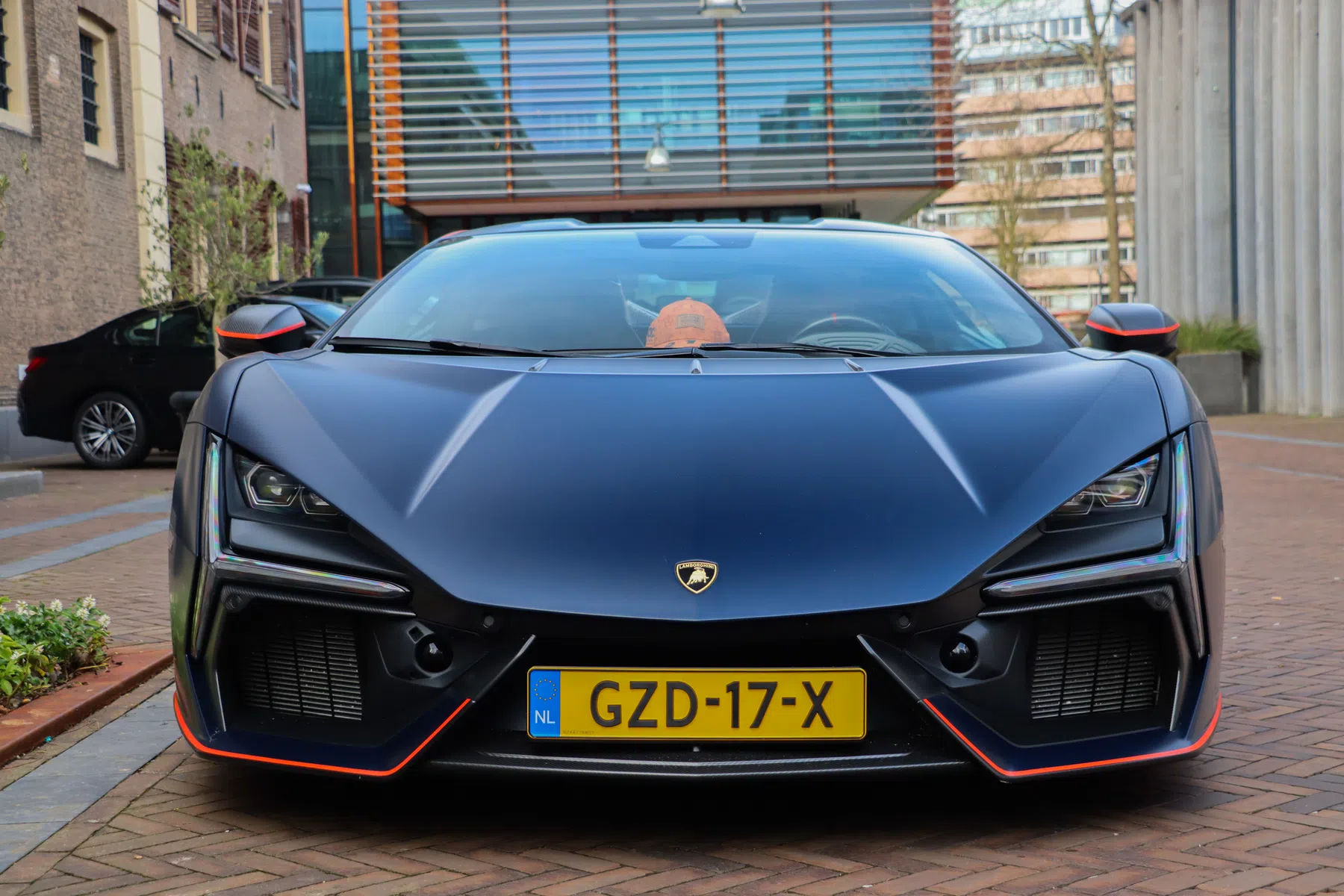 Lamborghini Revuelto