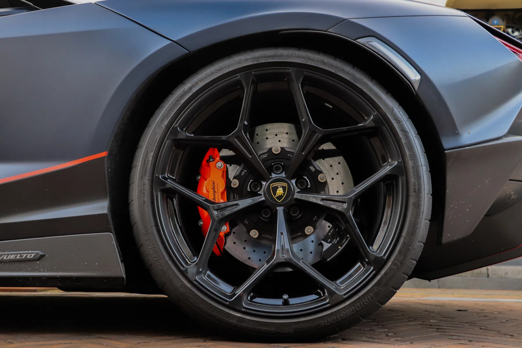 Lamborghini Revuelto