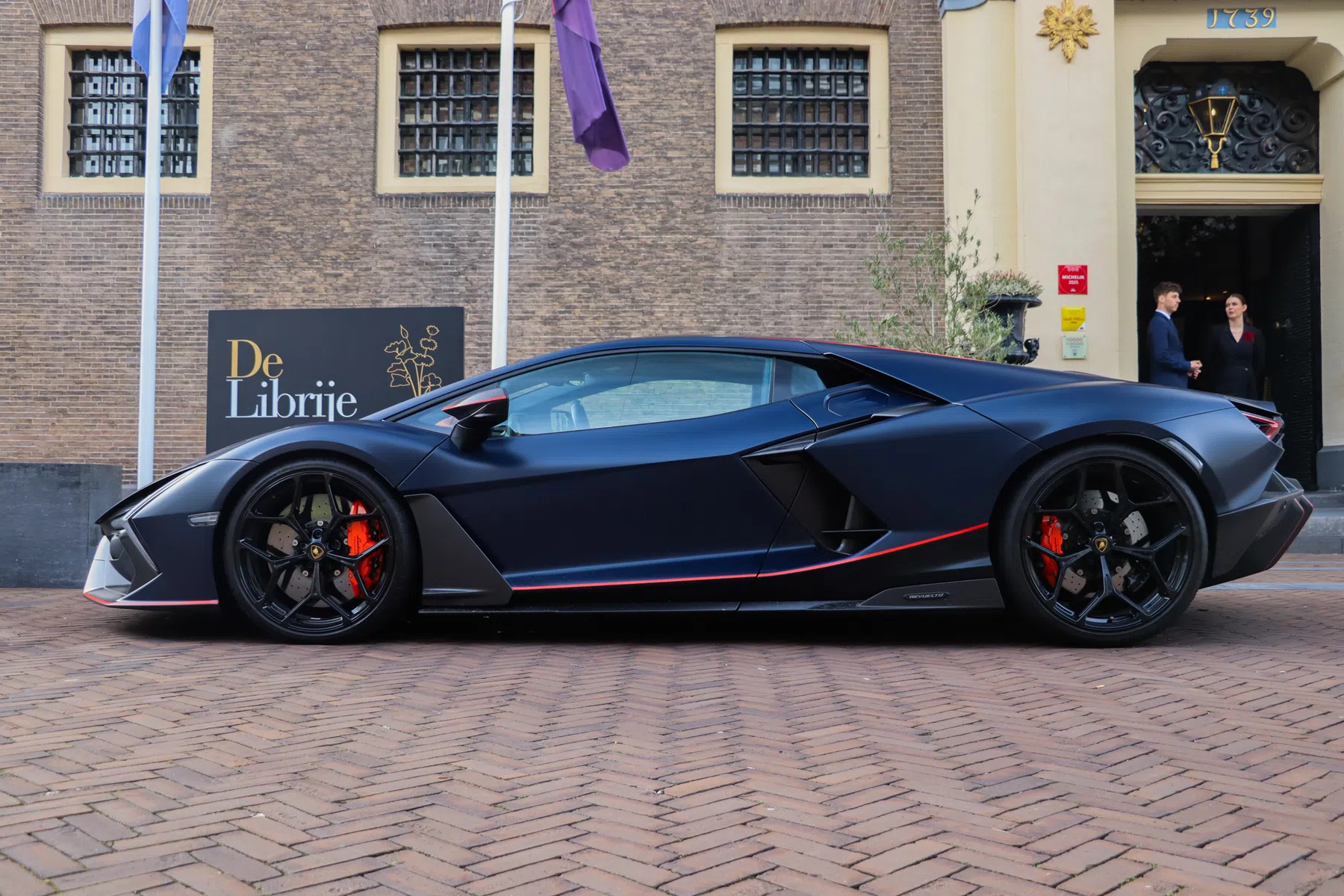 Lamborghini Revuelto