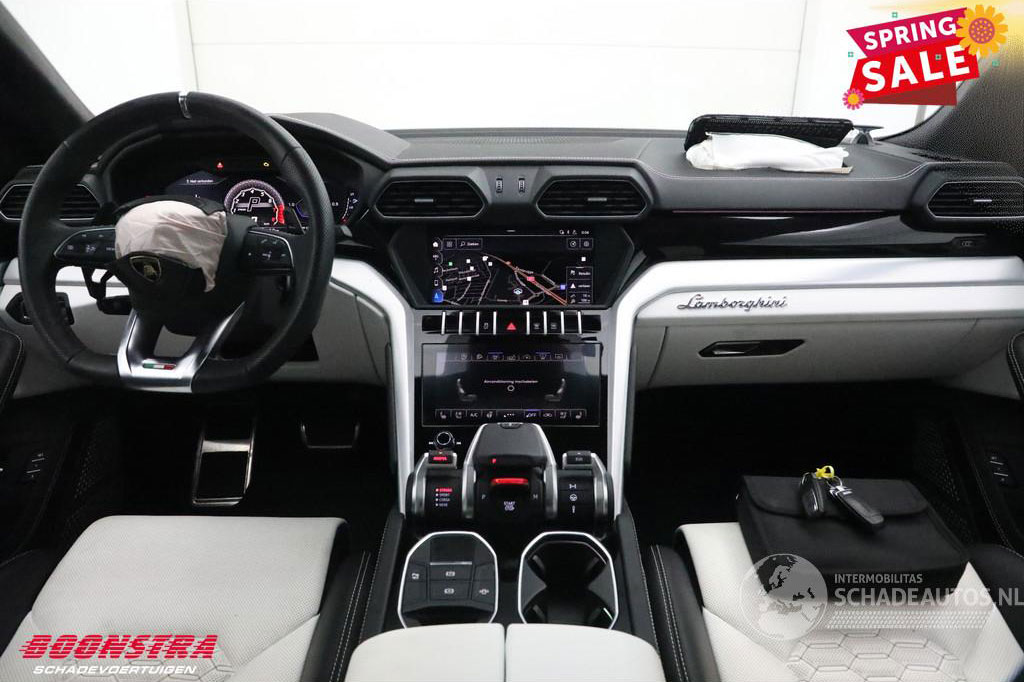 Lamborghini Urus schadebak