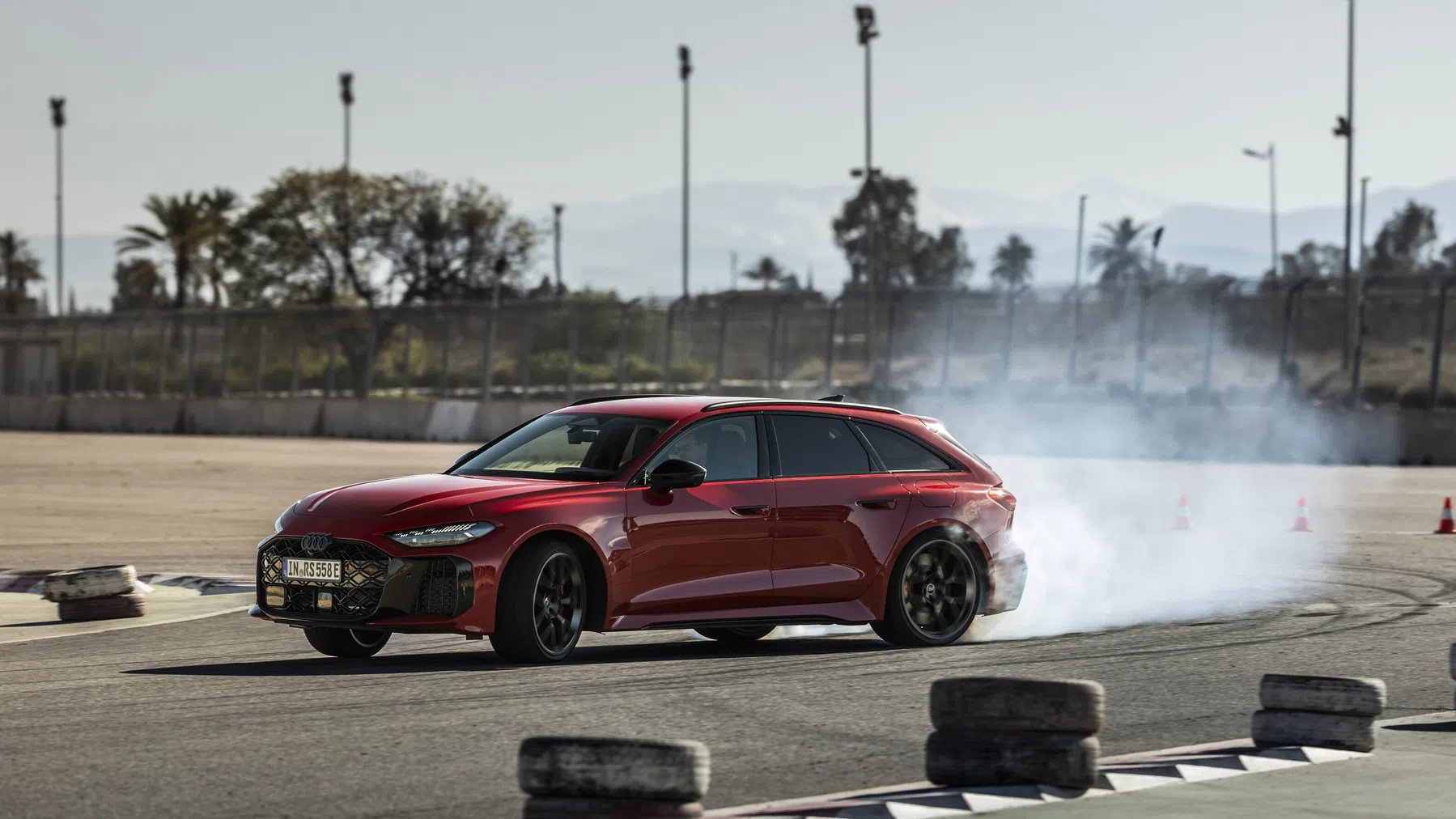 Audi RS5 driftend