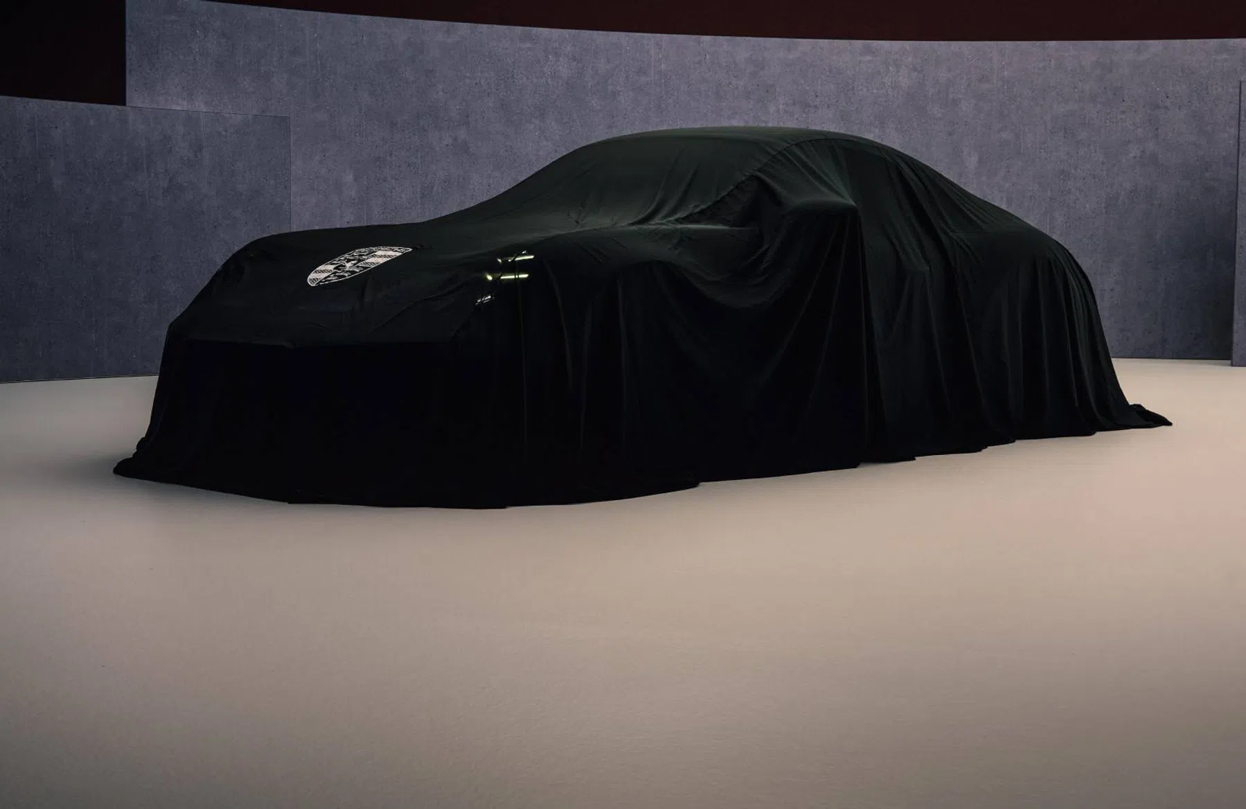 Porsche 911 teaser onder doek