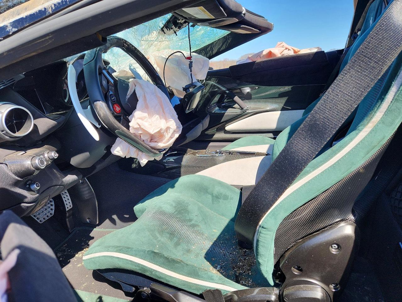 Gecrashte Ferrari 812 Competizione A