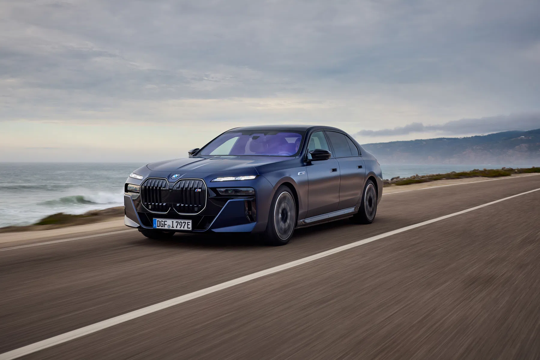 BMW i7 in blauw