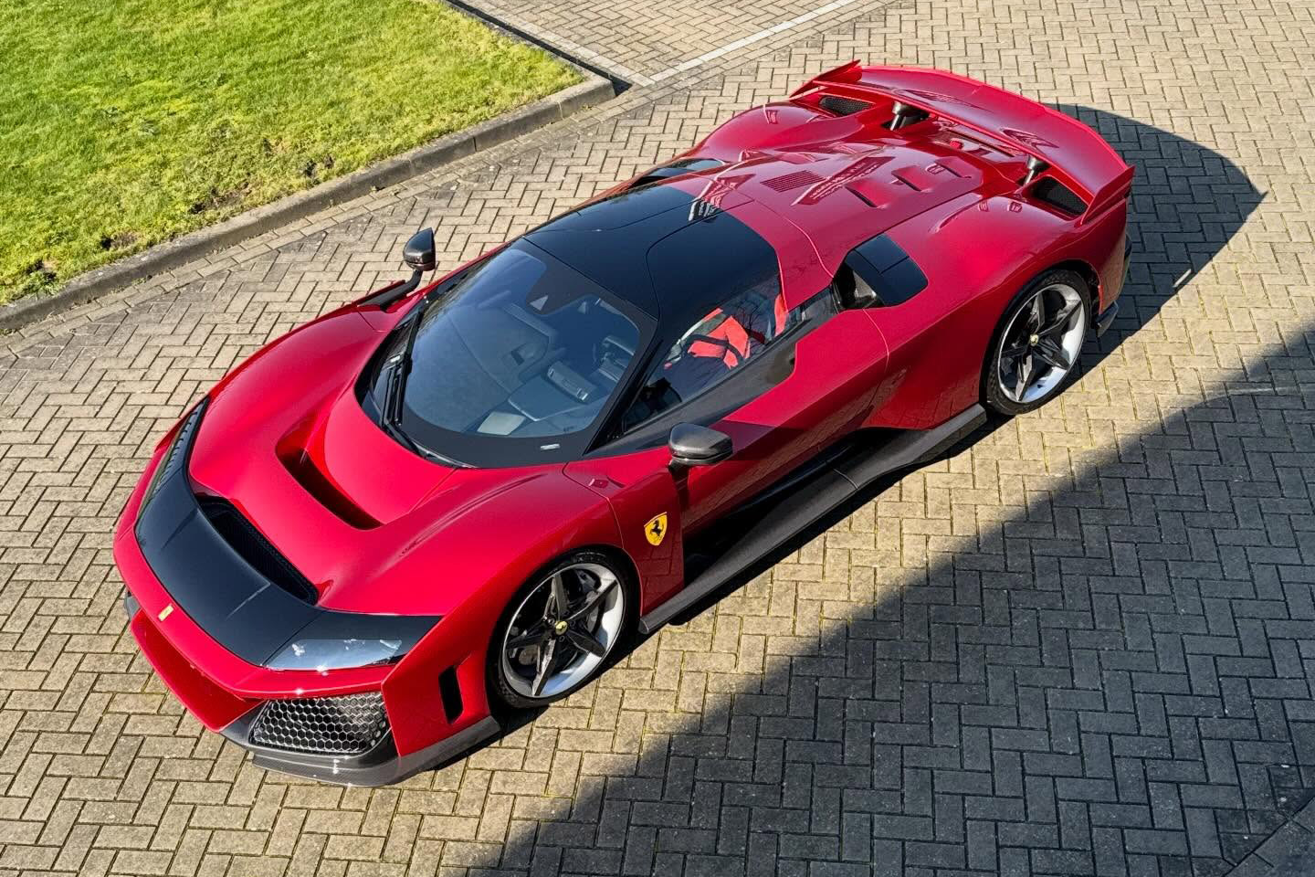 Ferrari F80 rood