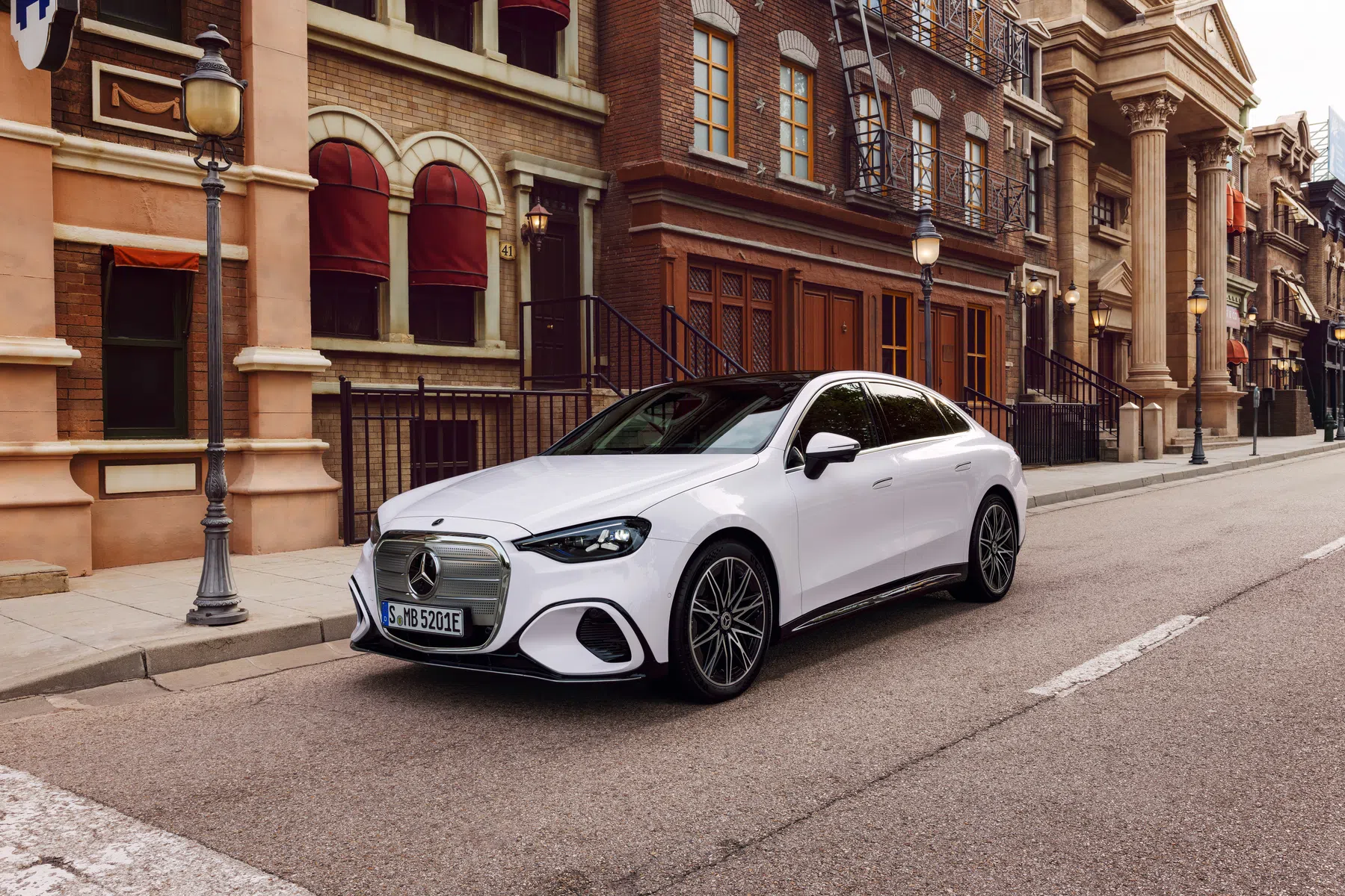 Hoe duur kan en wil je een Mercedes-Benz C-Klasse EV maken?