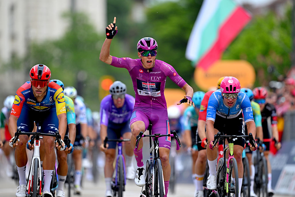Finishfoto etappe 3 Giro 2026