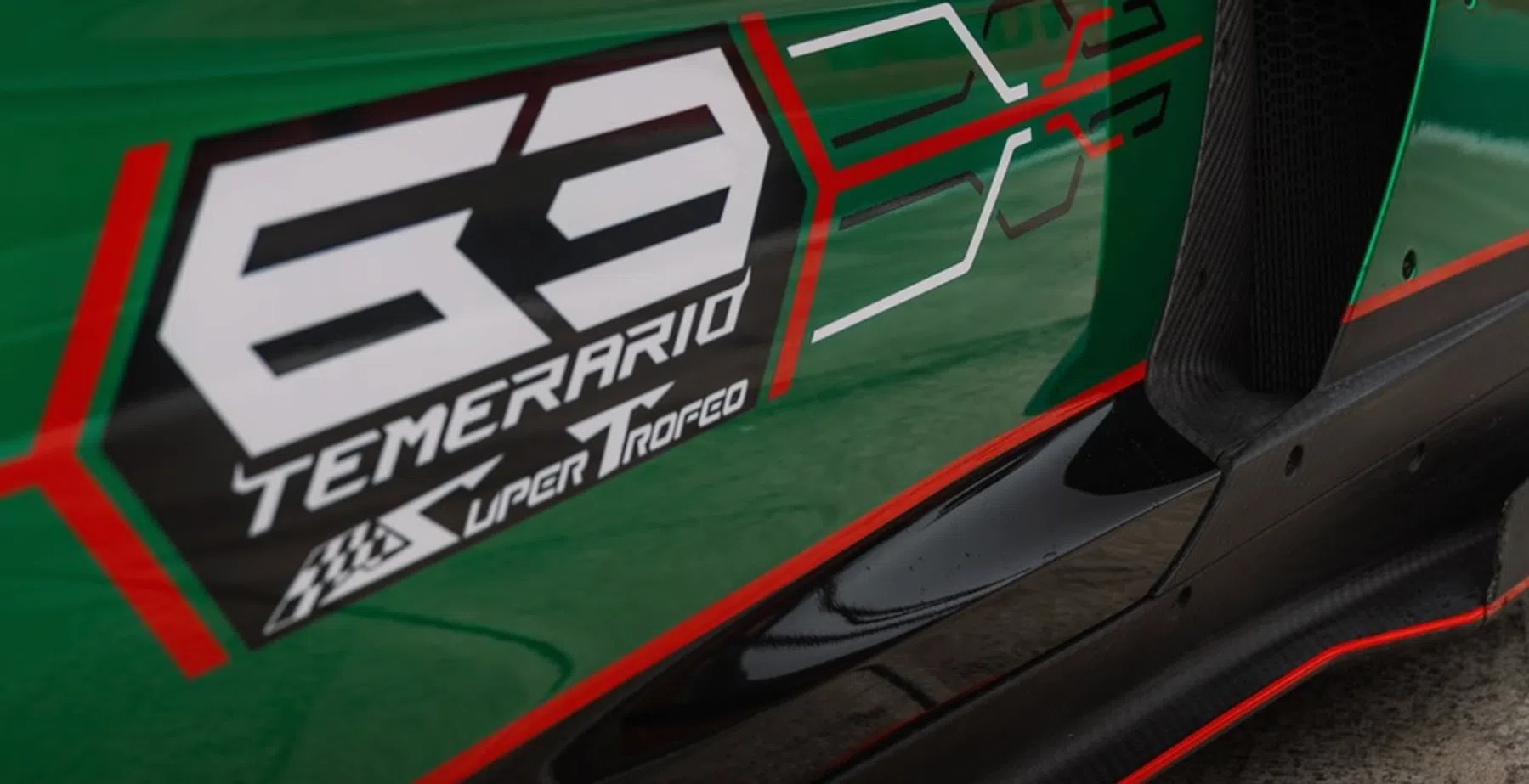 Dikke Lamborghini man