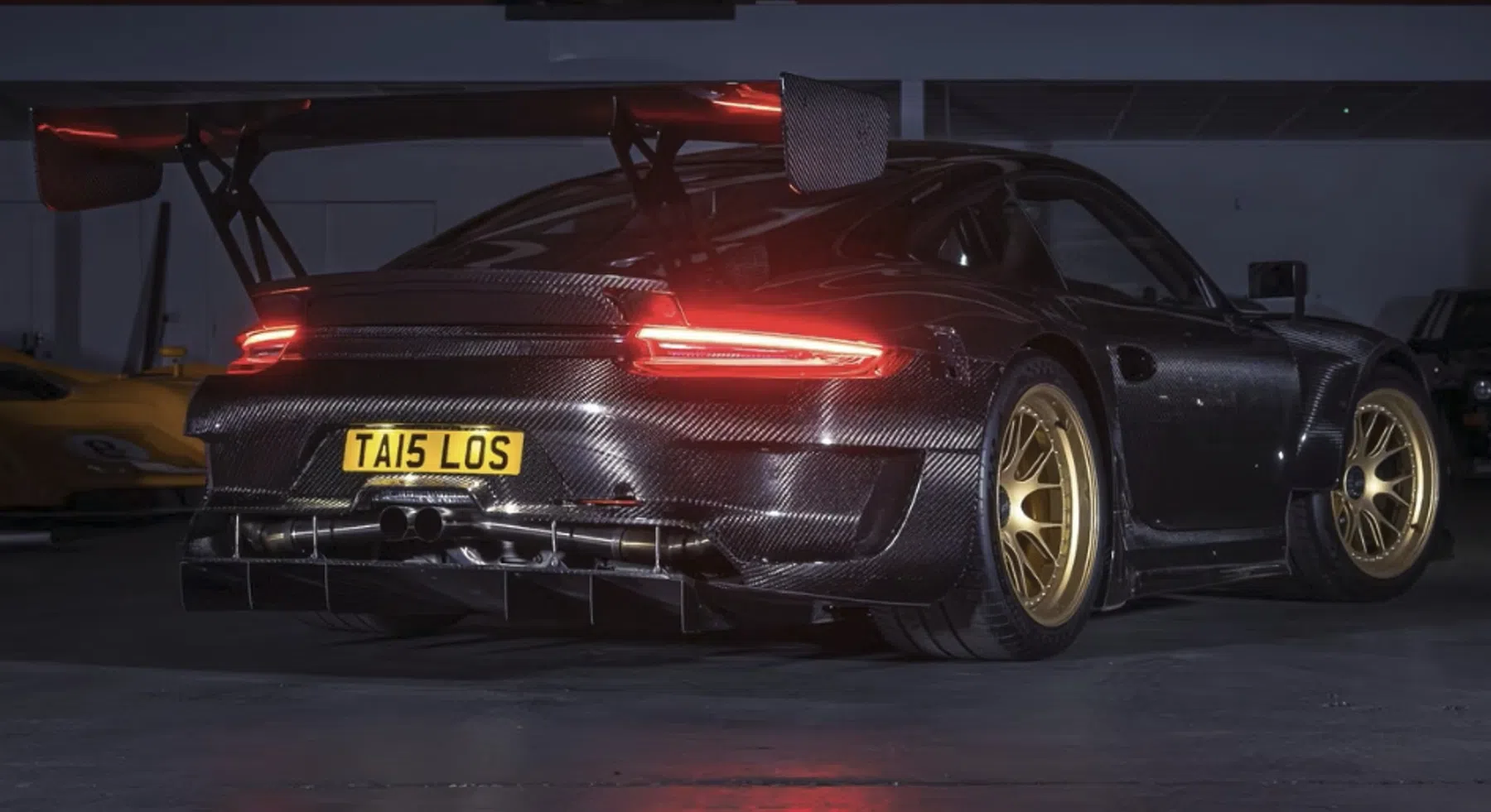 Bizar: 1 miljoen euro om je GT3 RS in carbon fiber te dopen