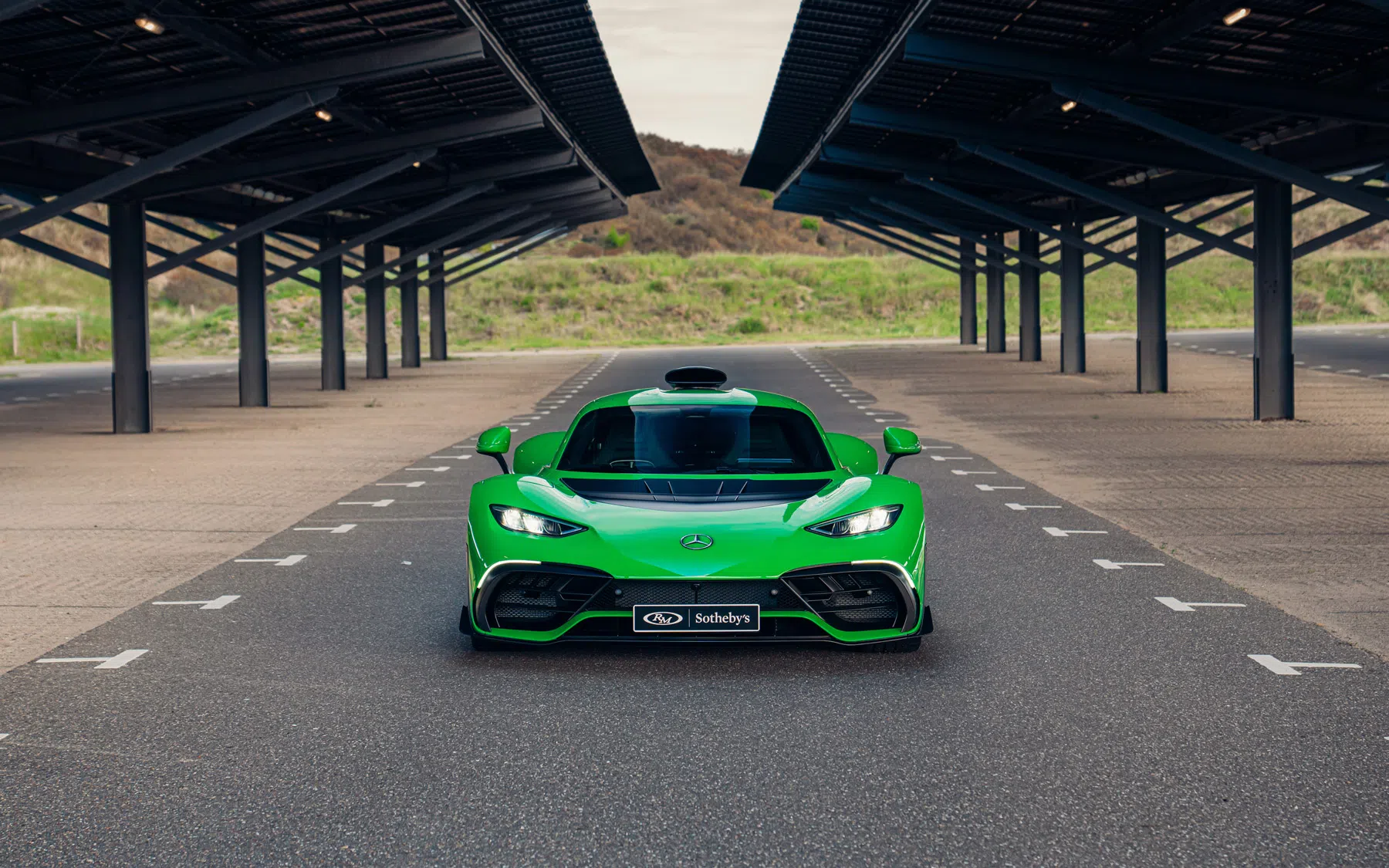 Knotsgekke AMG One staat te koop in Nederland