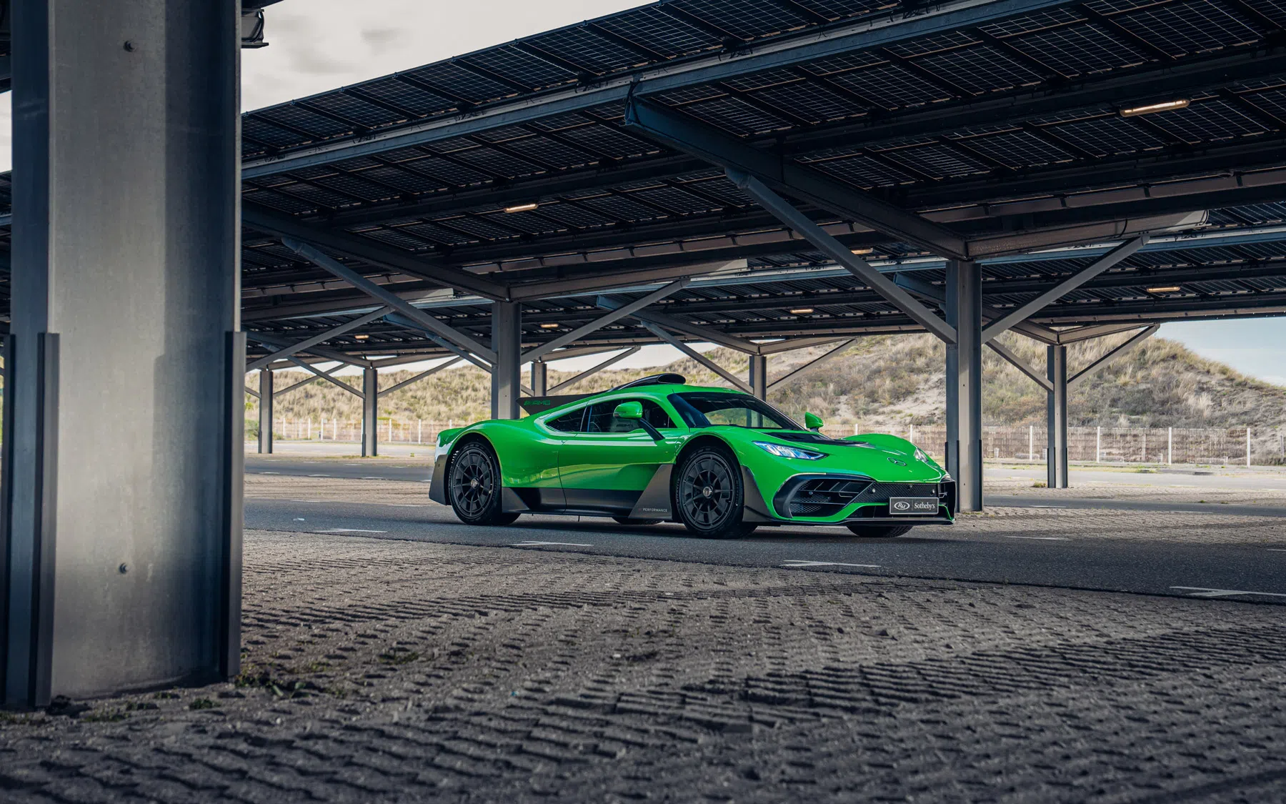 Knotsgekke AMG One staat te koop in Nederland