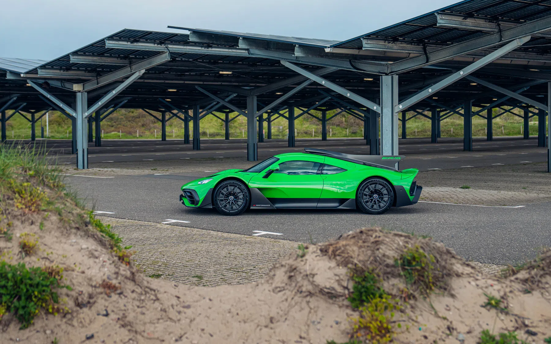 Knotsgekke AMG One staat te koop in Nederland