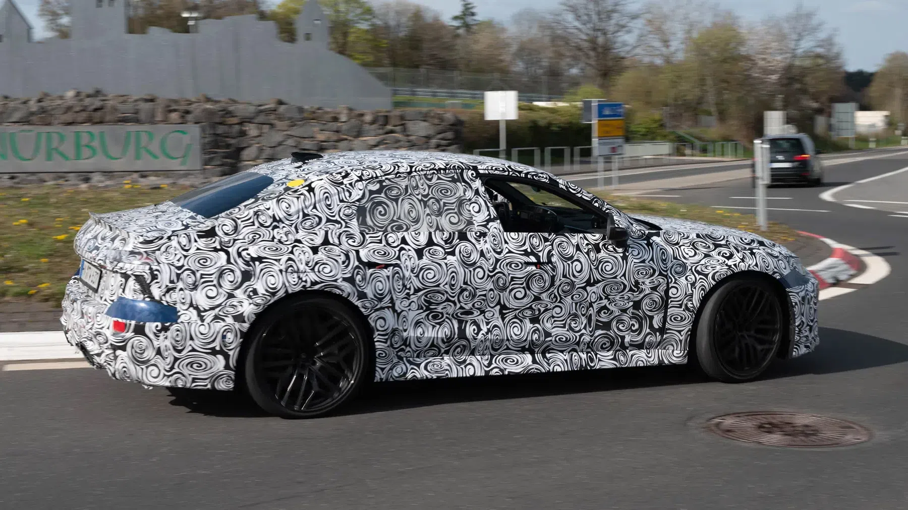 Kijk, de Audi RS6 Sedan keert terug!