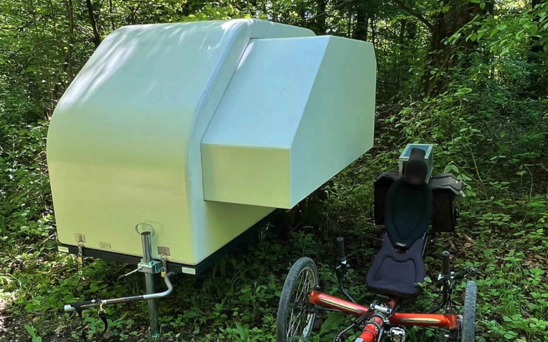 De e-bikecaravan met slide-out
