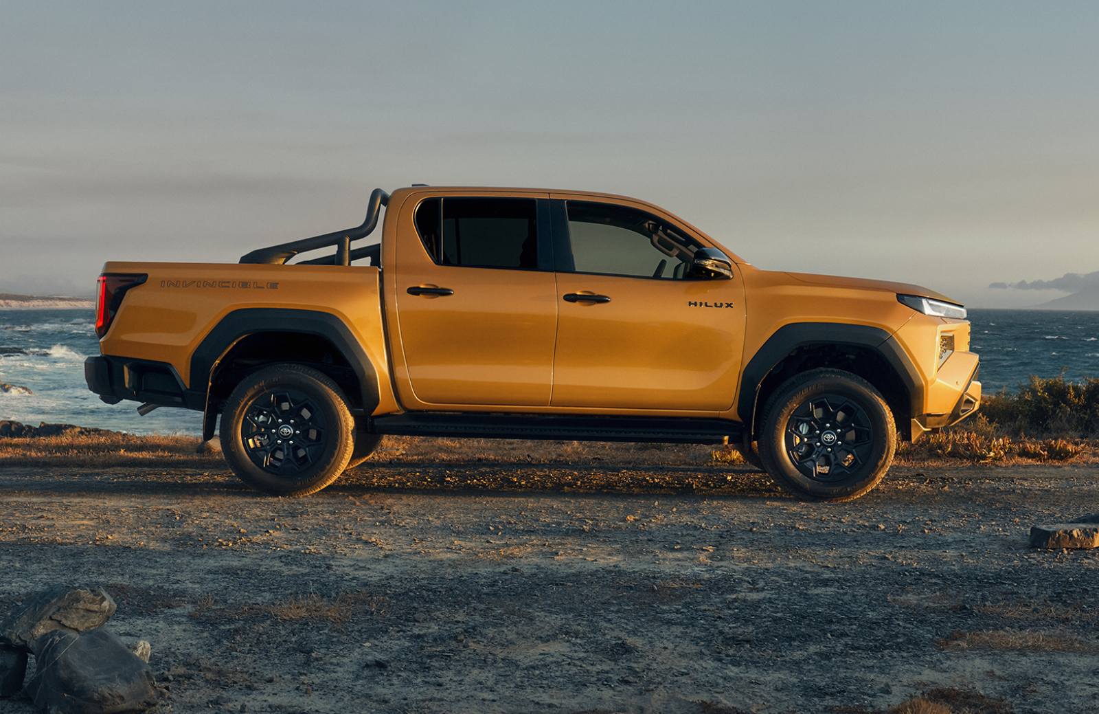 Voor deze hybride Toyota betaal je 100.000 euro BPM in Nederland!
