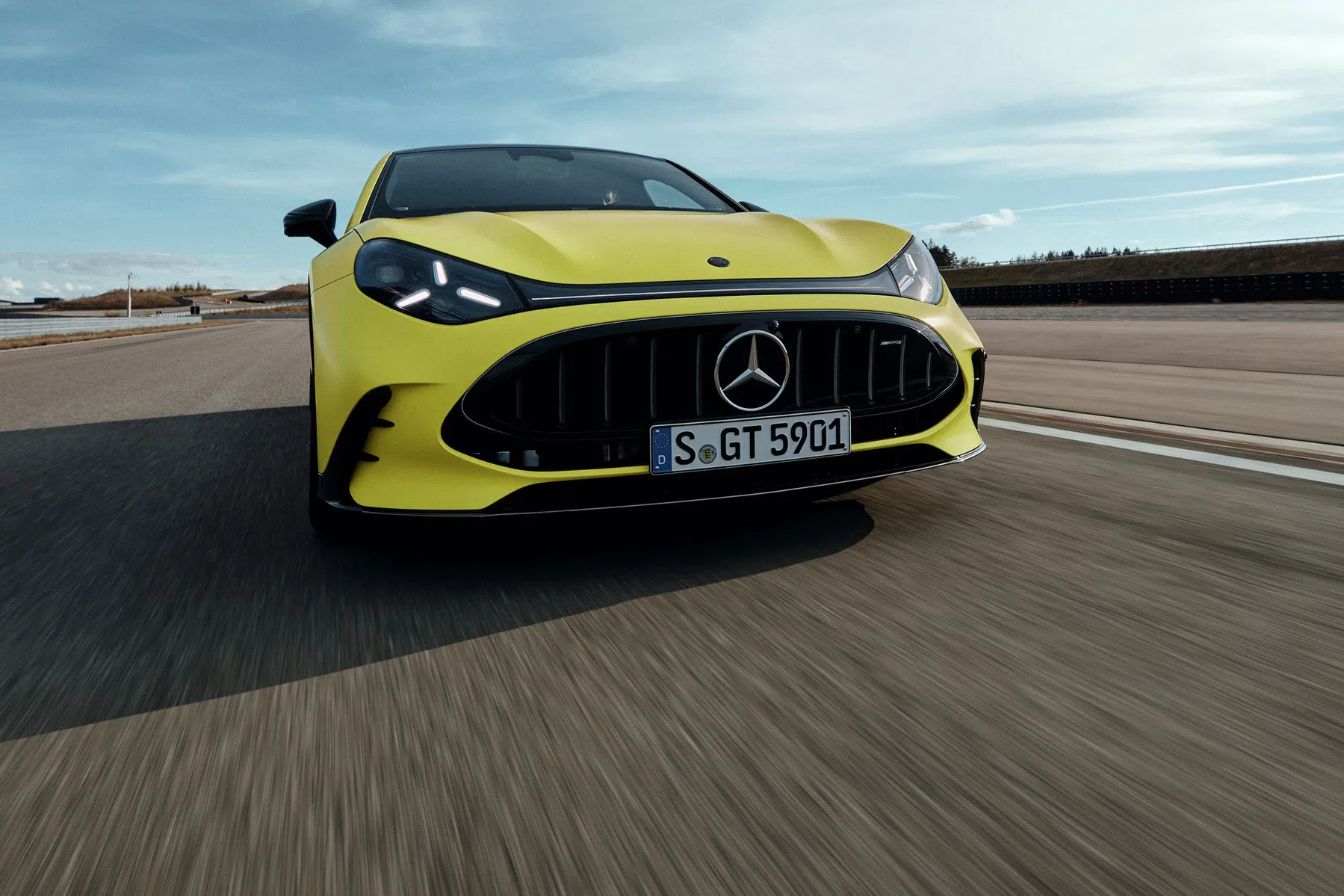 Dit is de elektrische AMG GT 4-Door: 1.169 pk, 600 kW snelladen en V8-geluid!