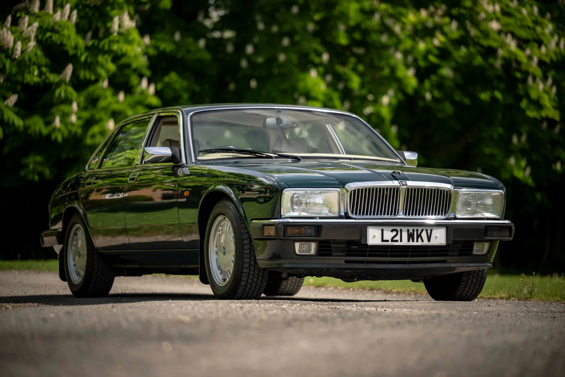 Op de stoel van deze occasion Jaguar XJ heeft de beroemdste jurk ter wereld gezeten