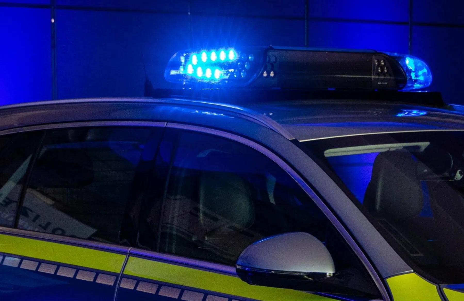 politieauto zwaalicht blauw licht