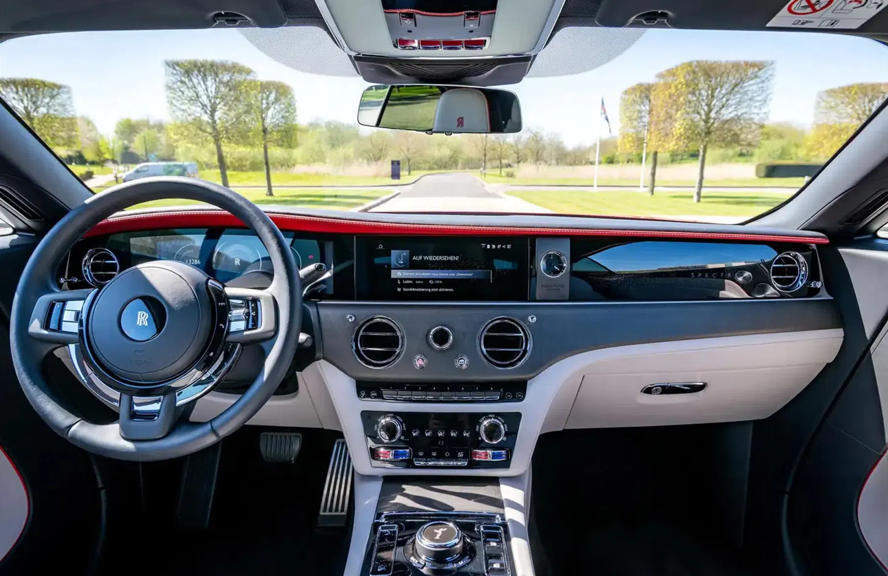 rolls-royce-spectre-003