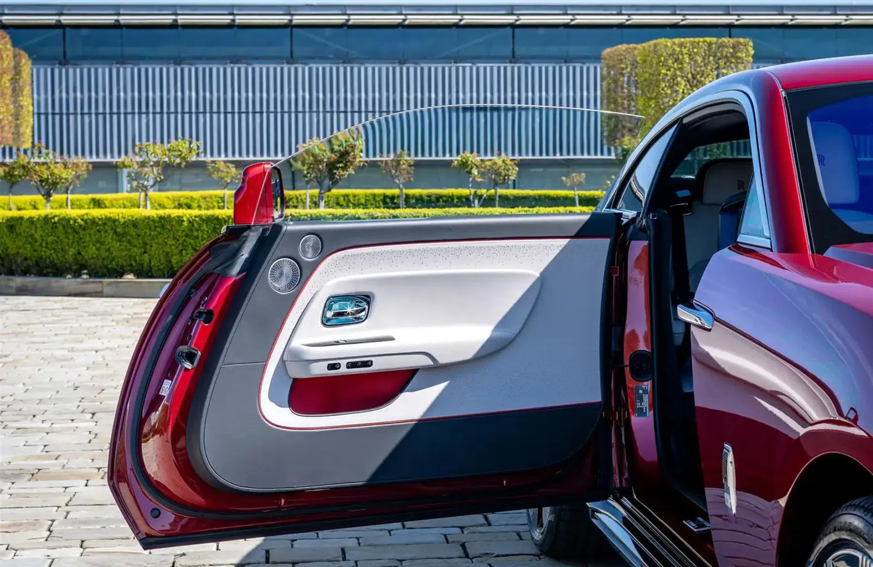 rolls-royce-spectre-003