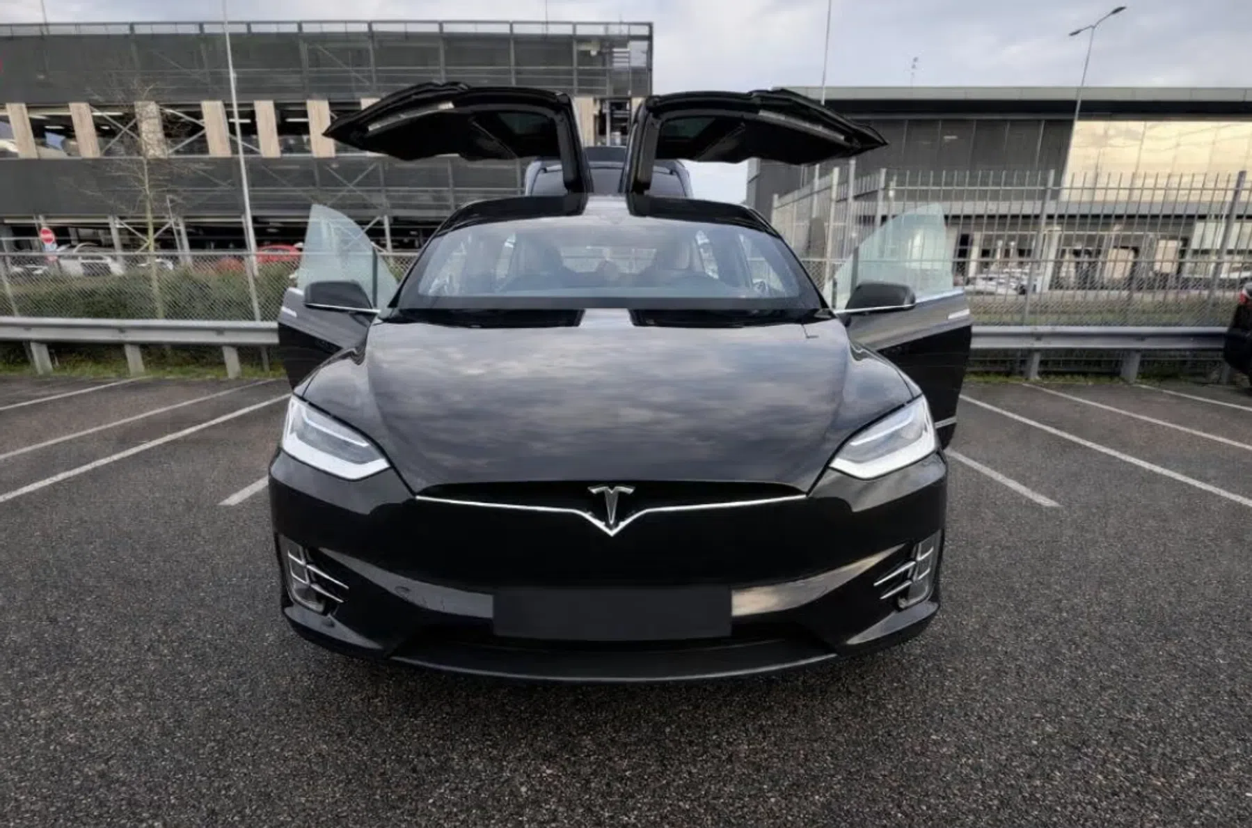 Een Tesla Model X met halve miljoen kilometer op de teller