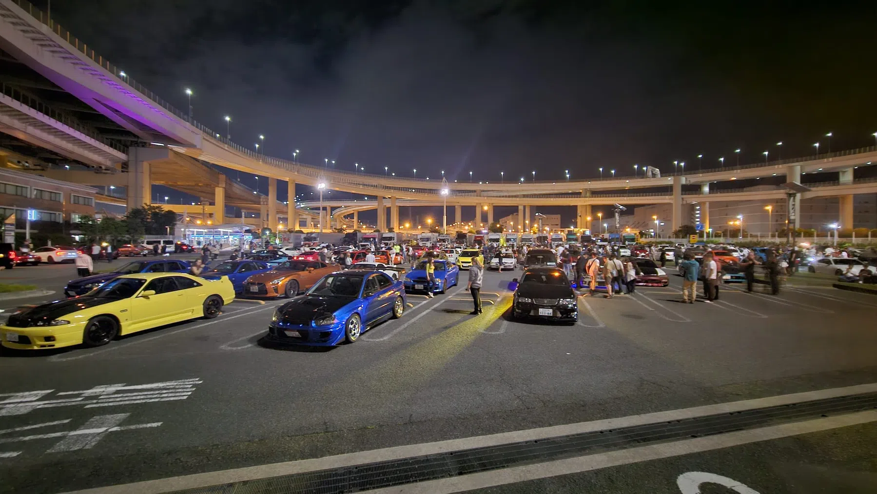 Ik reed met een GT-R van Tokio naar Daikoku PA