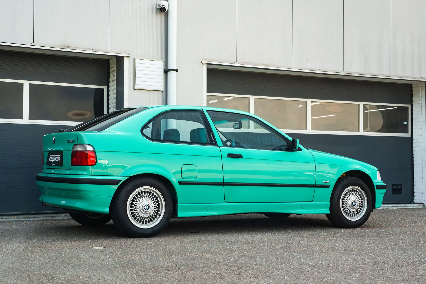 BMW 316i Compact Individual