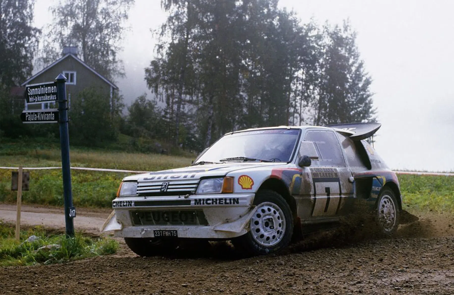 ab-T16-Peugeot-205-rally