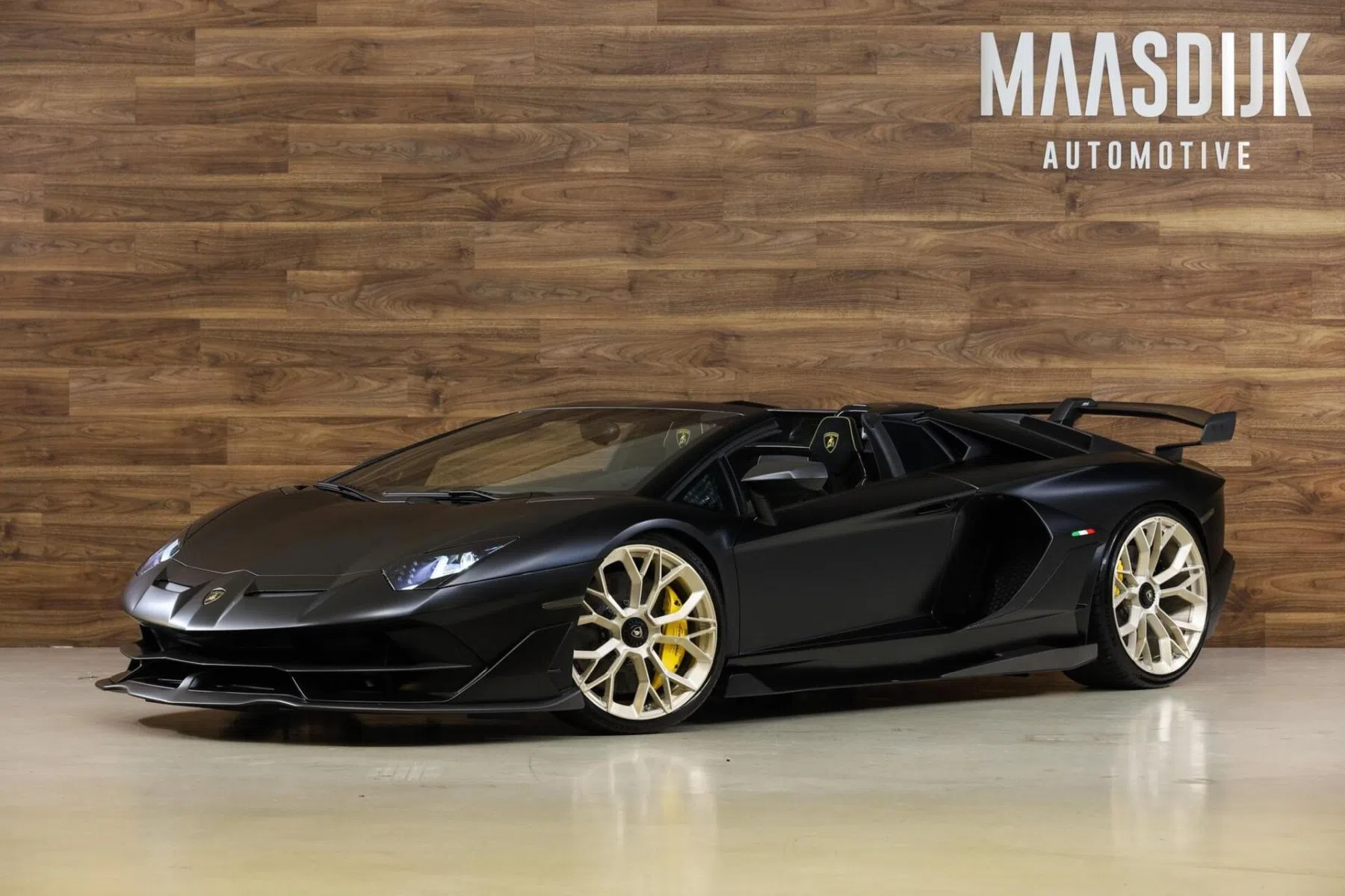 Lamborghini Aventador SVJ Roadster