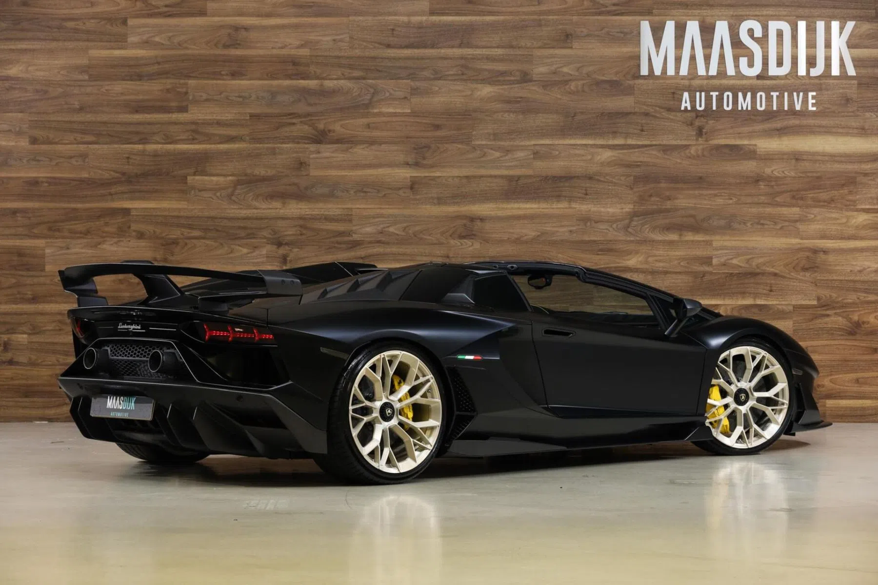 Lamborghini Aventador SVJ Roadster