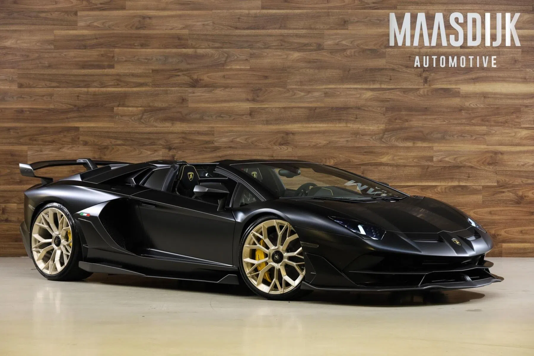 Lamborghini Aventador SVJ Roadster
