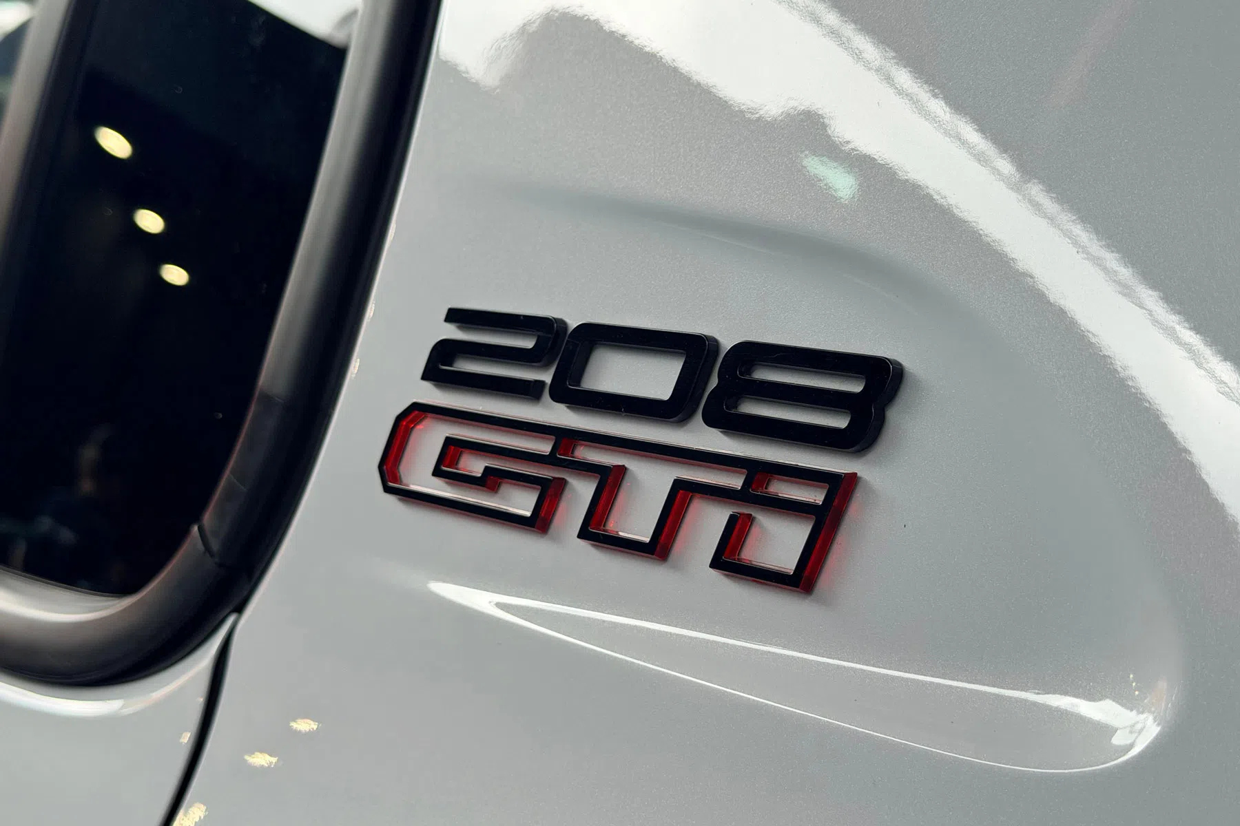 Peugeot e-208 GTi
