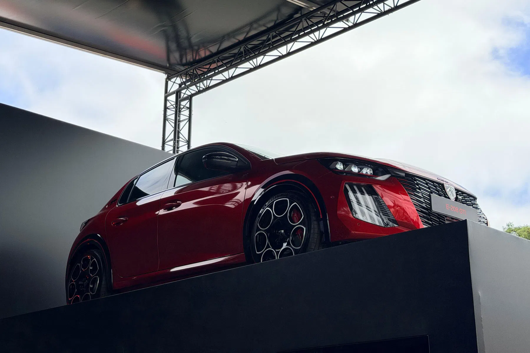 Peugeot e-208 GTi