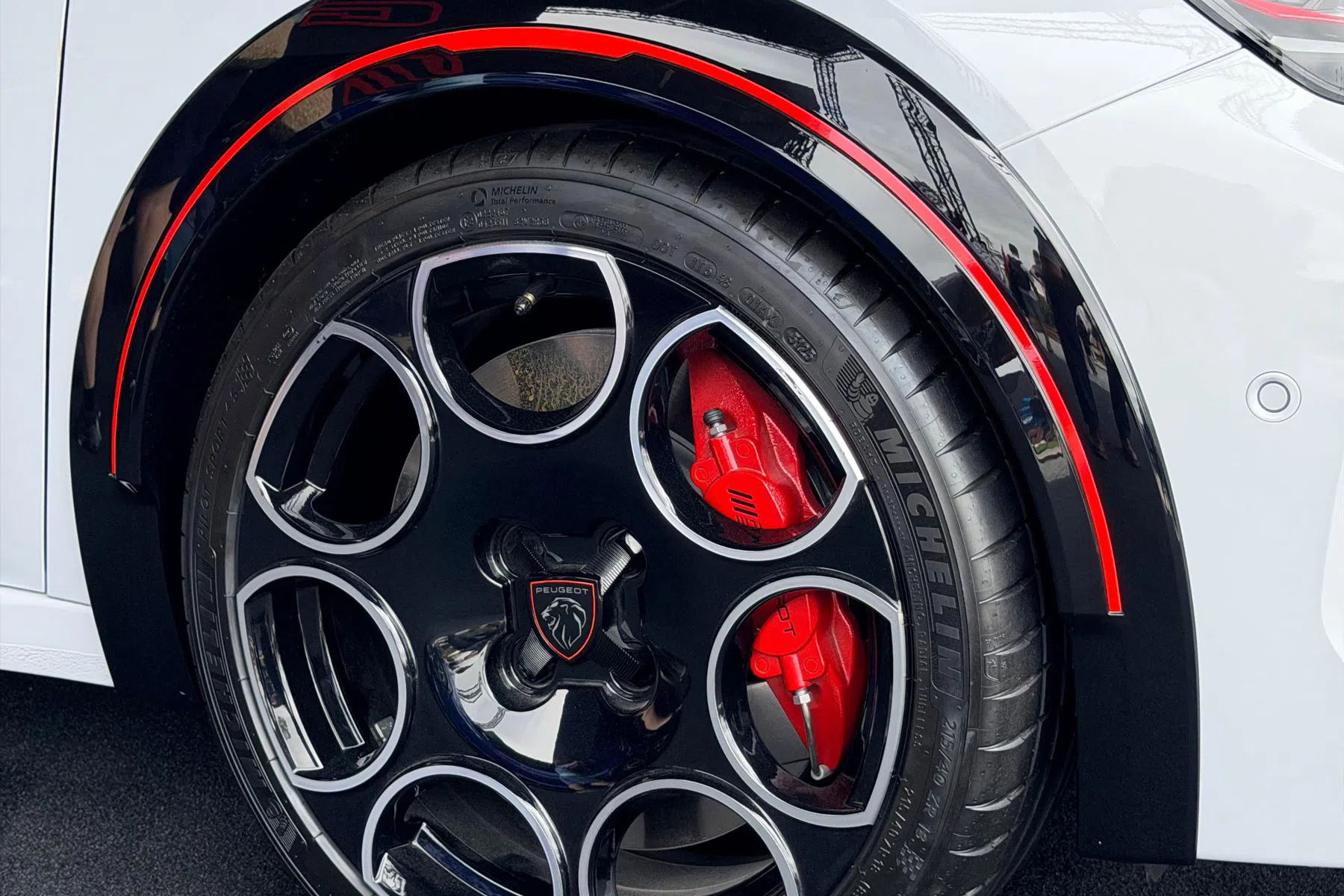 Peugeot e-208 GTi