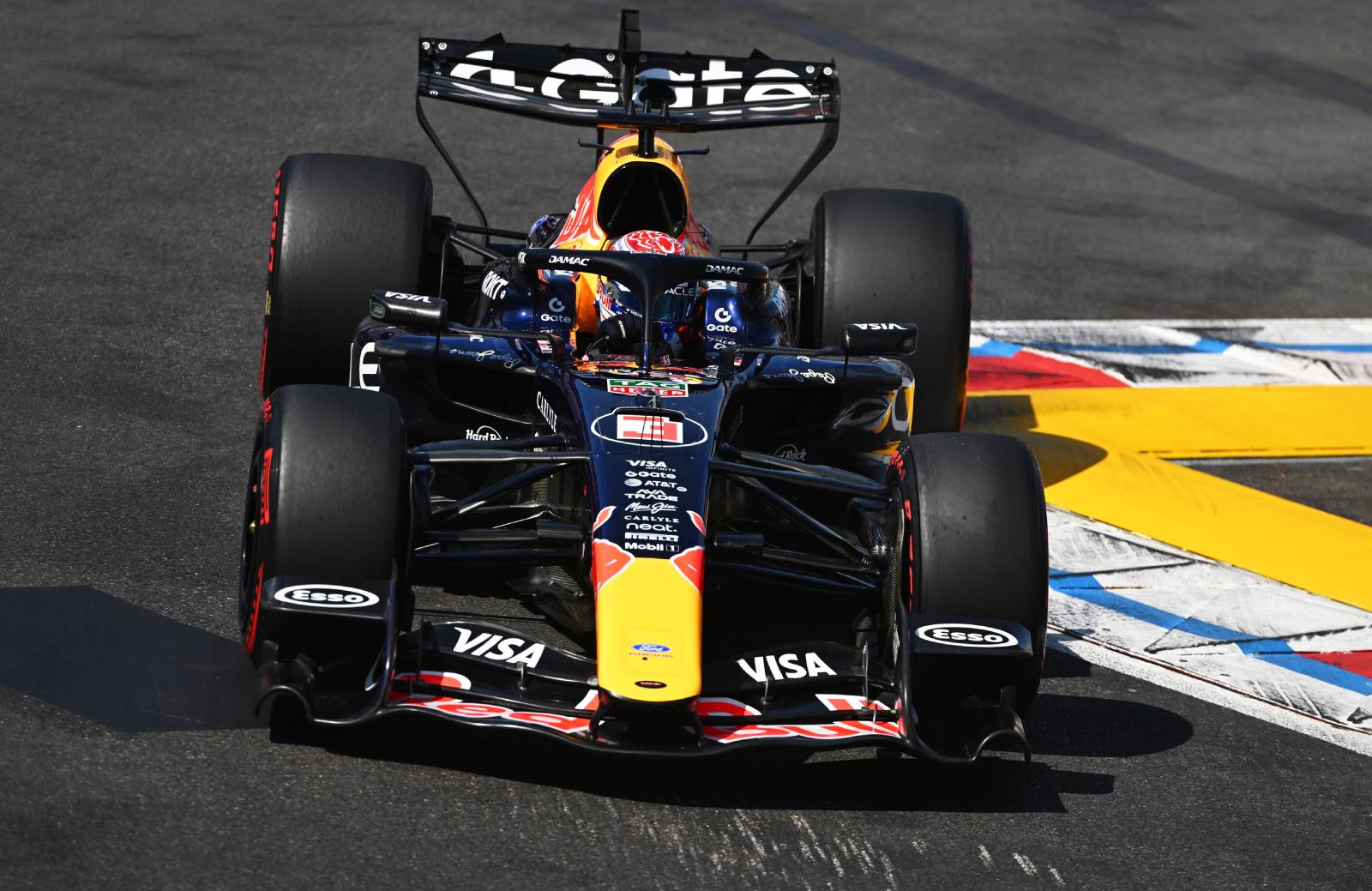Verstappen Monaco 2026 kerb