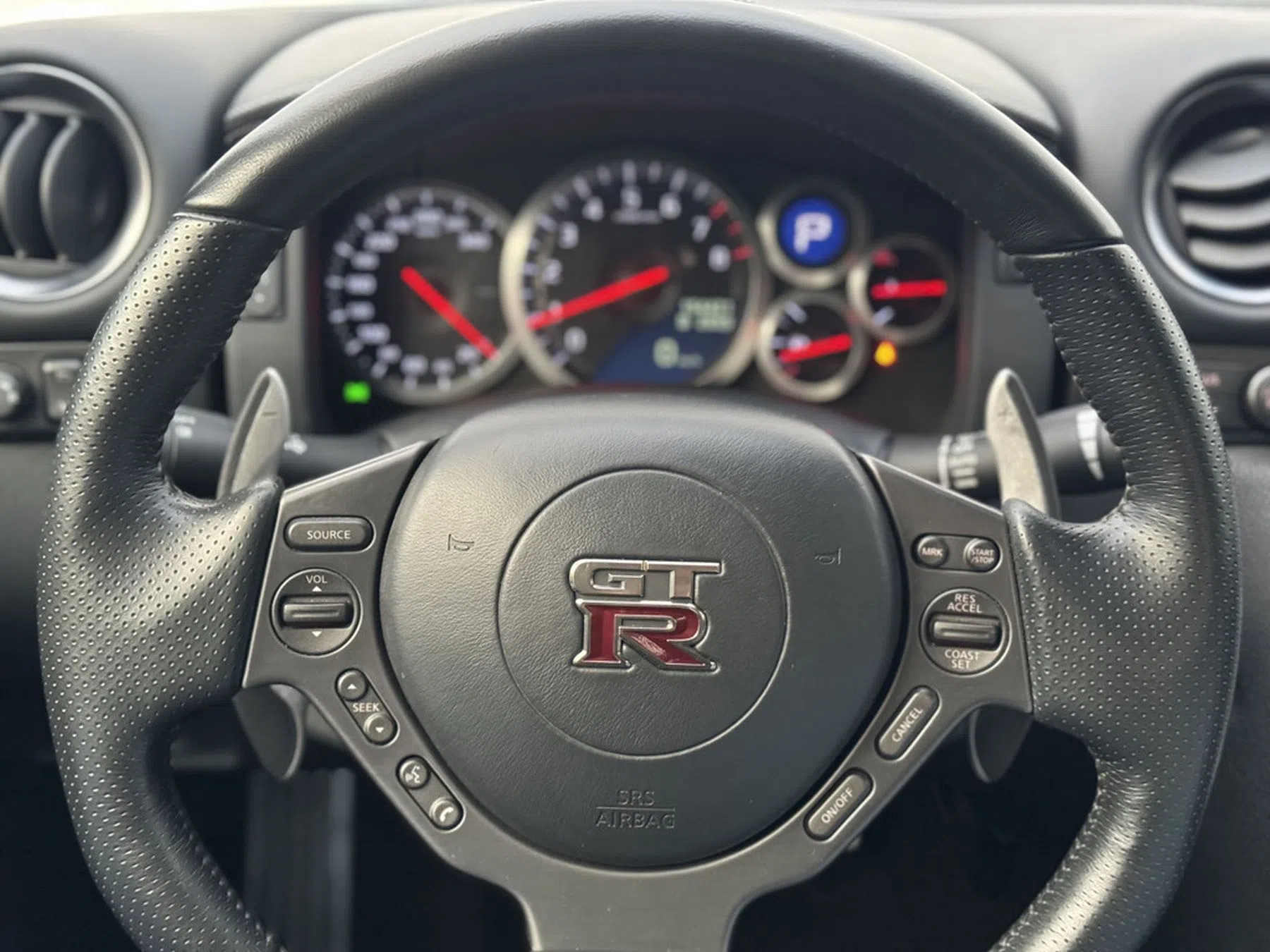 Nissan GT-R